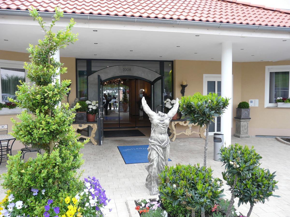 Hotel-Restaurant Distlerhof Leinburg Exterior foto